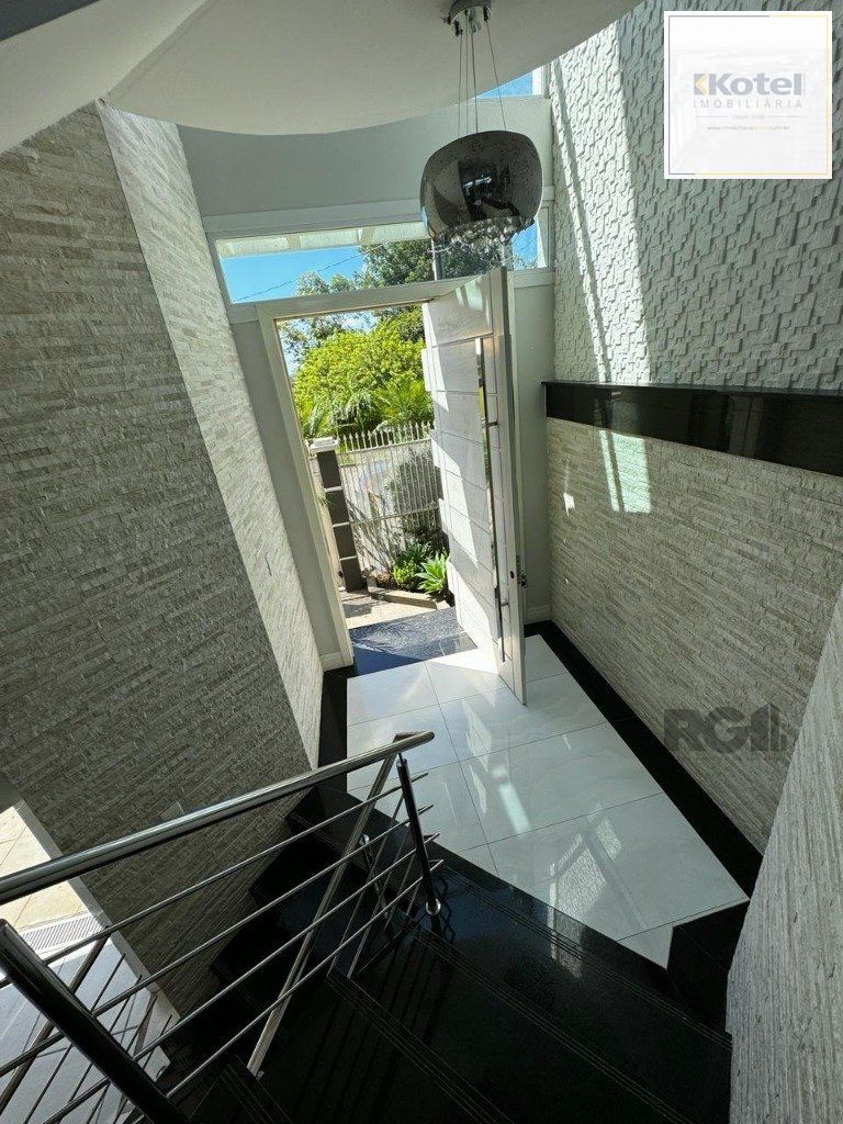 Casa de altíssimo padrão na zona norte de Porto Alegre.