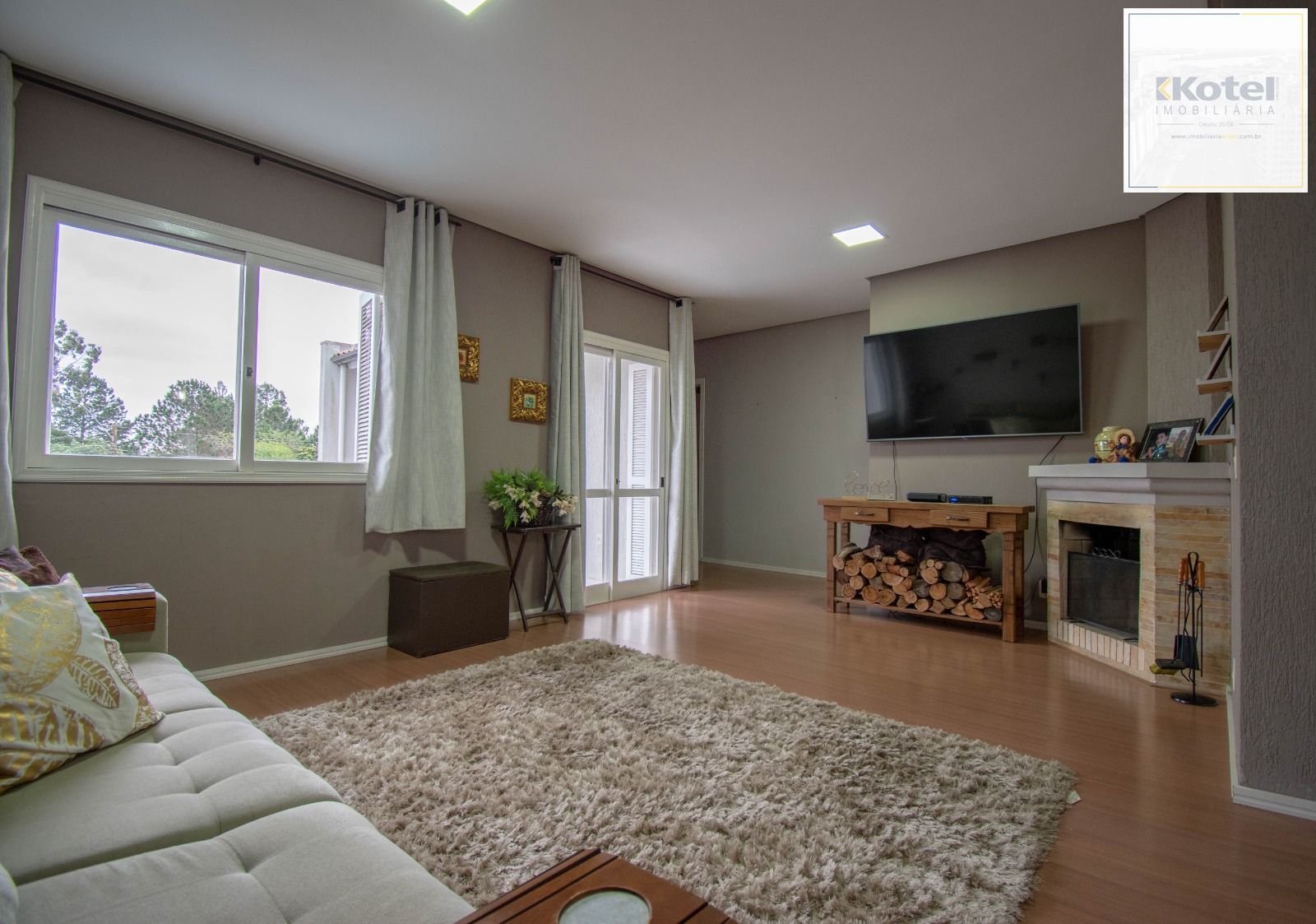 Casa sobrado no bairro Mont Serrat em Canoas