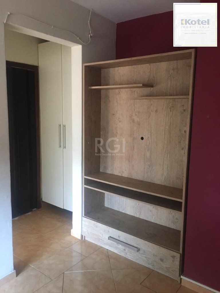 Apartamento 01 dormitório, no bairro Rubem Berta, em Porto Alegre - RS.