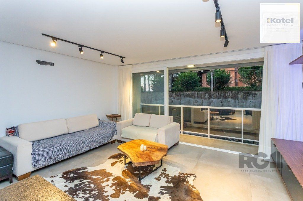 Apartamento DUPLEX no bairro Chácara das Pedras de 2 dormitórios e 2 vagas