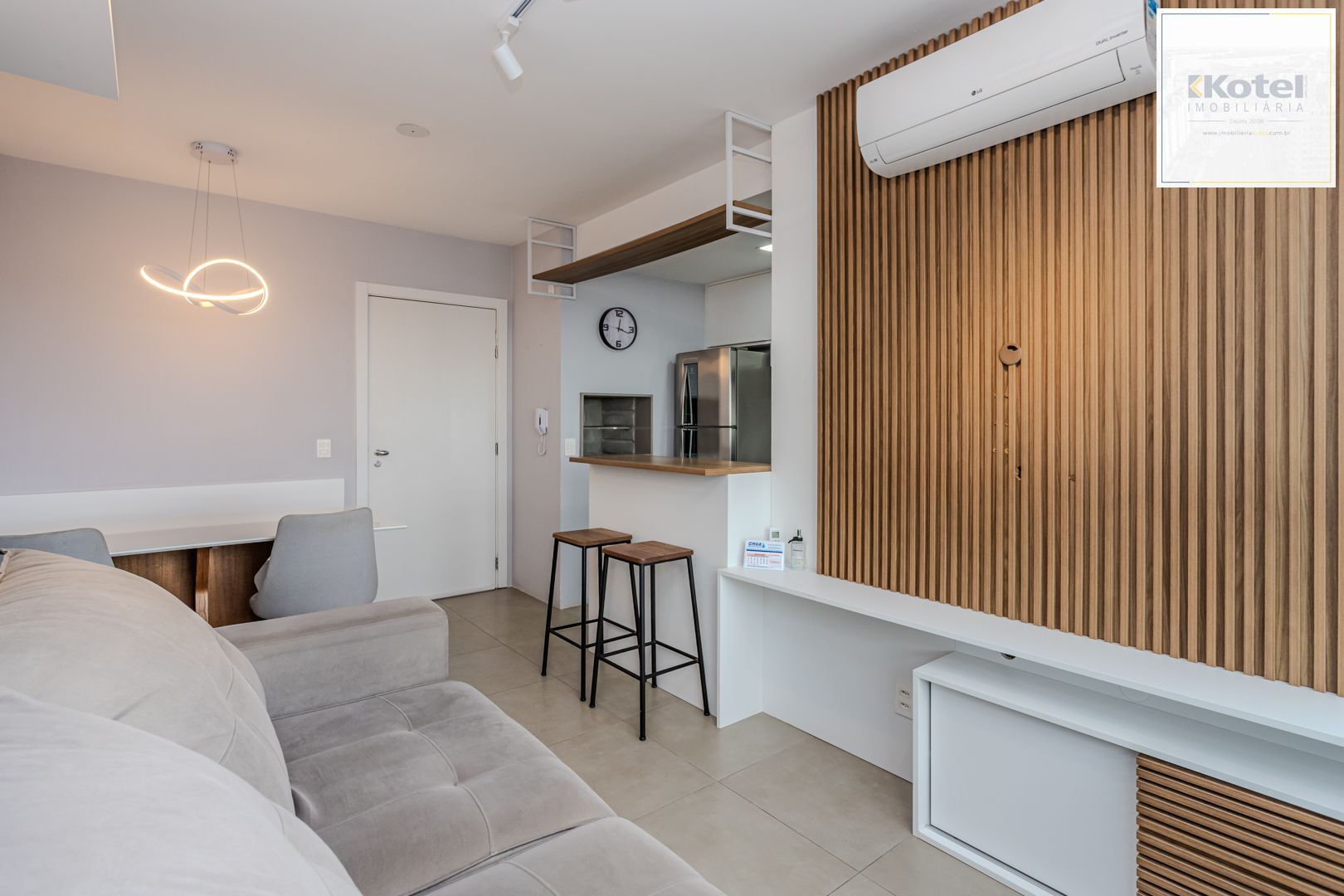 Apartamento no Jardim Lindóia de 2 dormitórios vaga e infra