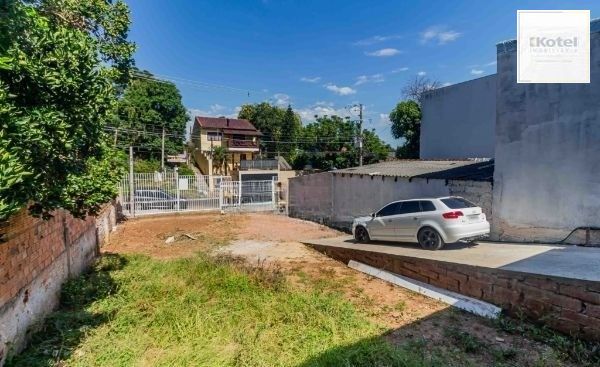 Casa no bairro Jardim Carvalho de 2 dormitórios e amplo pátio