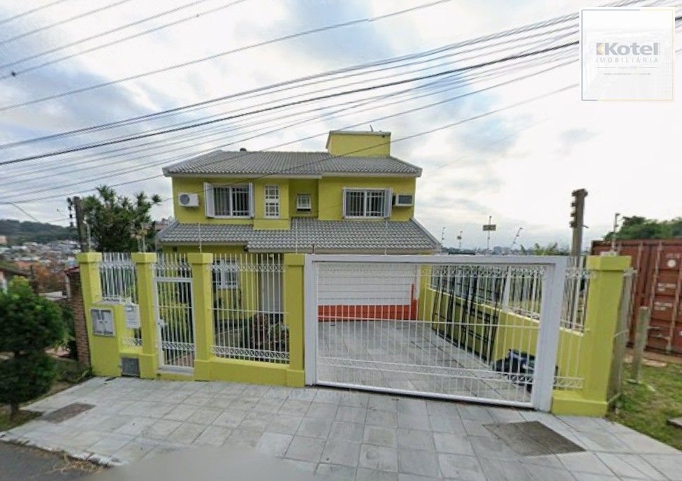 Casa sobrado no bairro Jardim Sabará de 3 dormitórios e 4 vagas