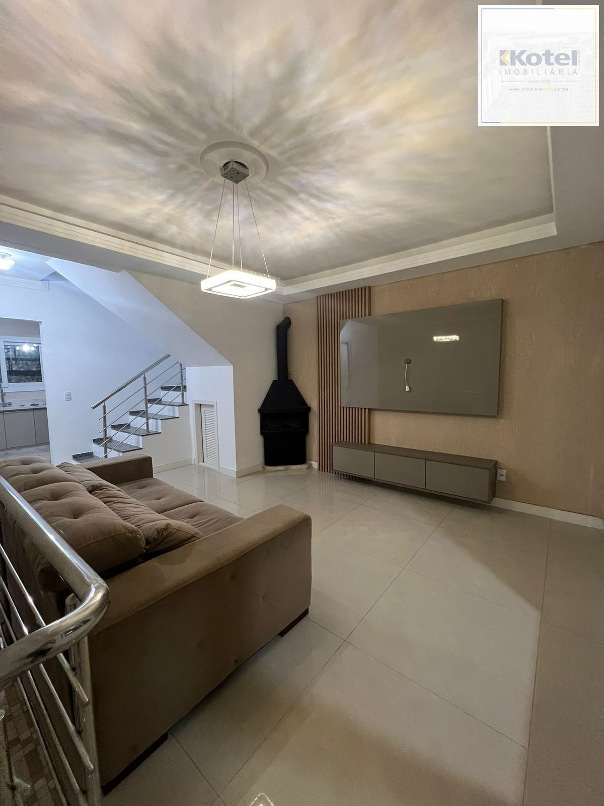 Casa sobrado em Gravatai de 3 dormitórios e 2 vagas