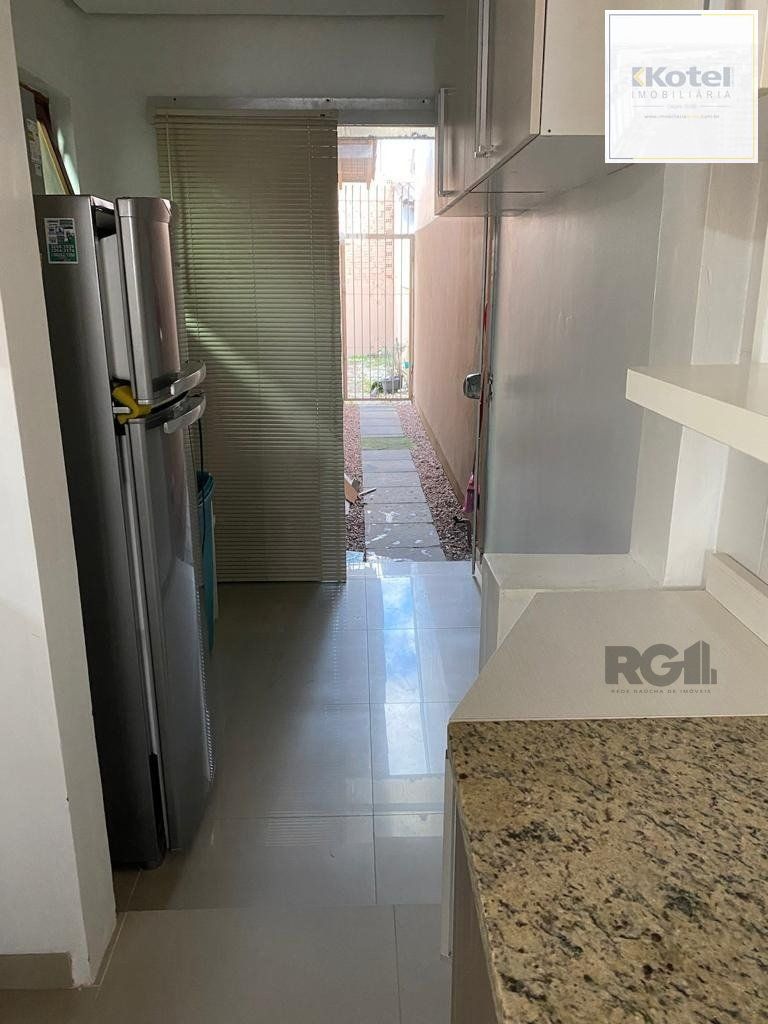 Casa térrea com 02 dormitórios e 01 vaga, no bairro Aberta dos Morros, em Porto Alegre.