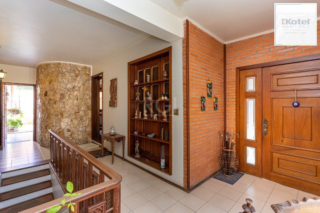 Casa sobrado no Partenon de 3 dormitórios e amplo pátio — foto 5