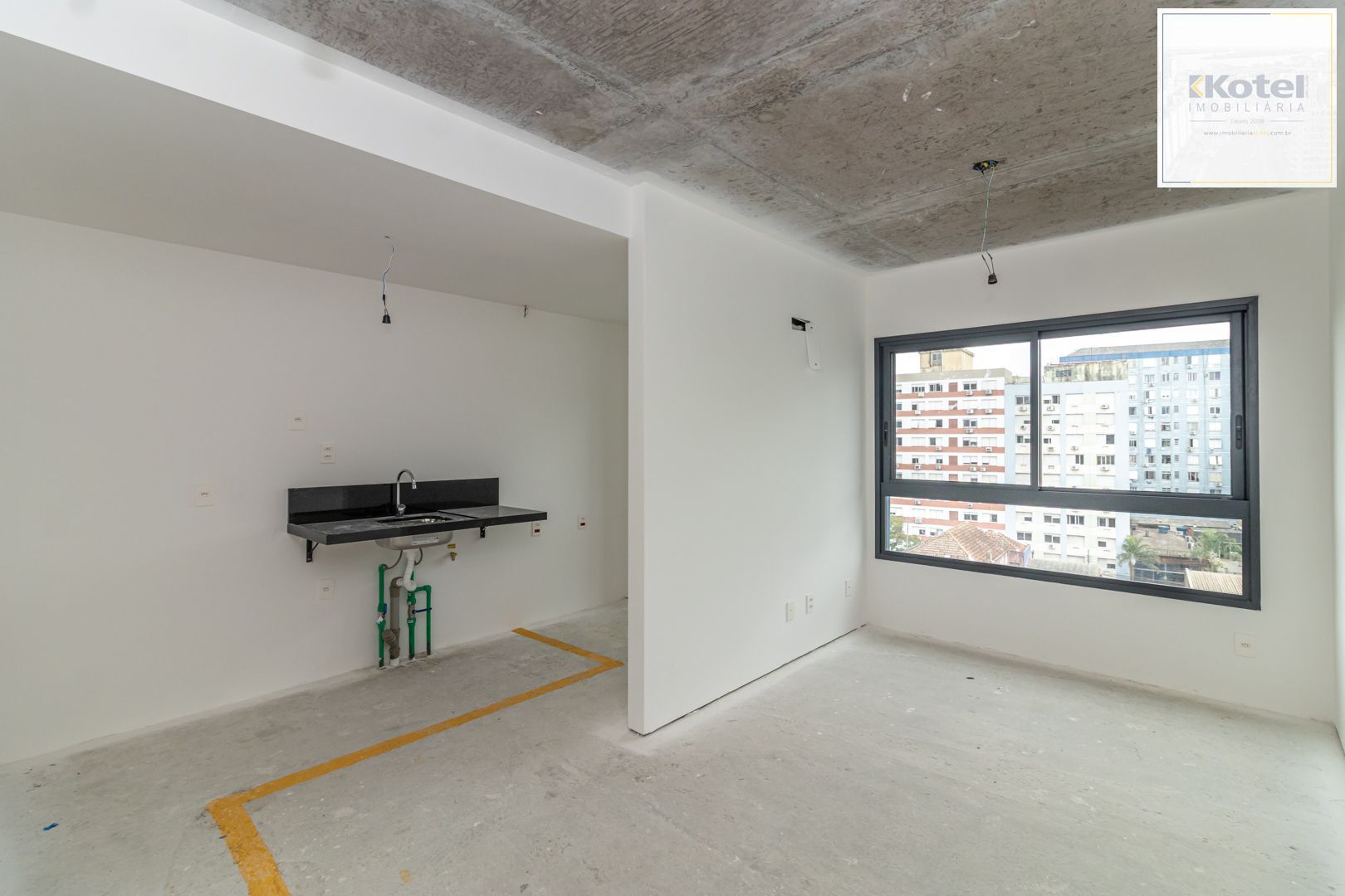 Apartamento no Go Cidade Baixa de 2 dormitórios vaga e infra  DESOCUPADO