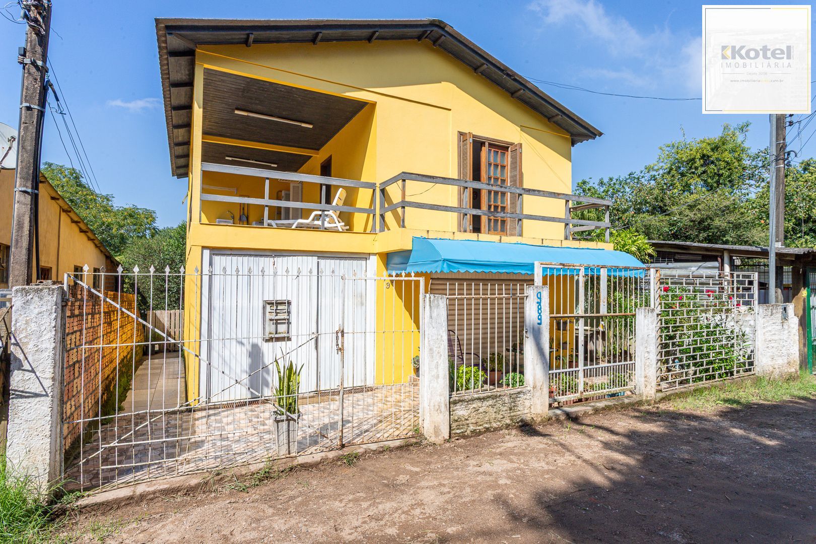 Casa sobrado em Viamão com loja e apartamento