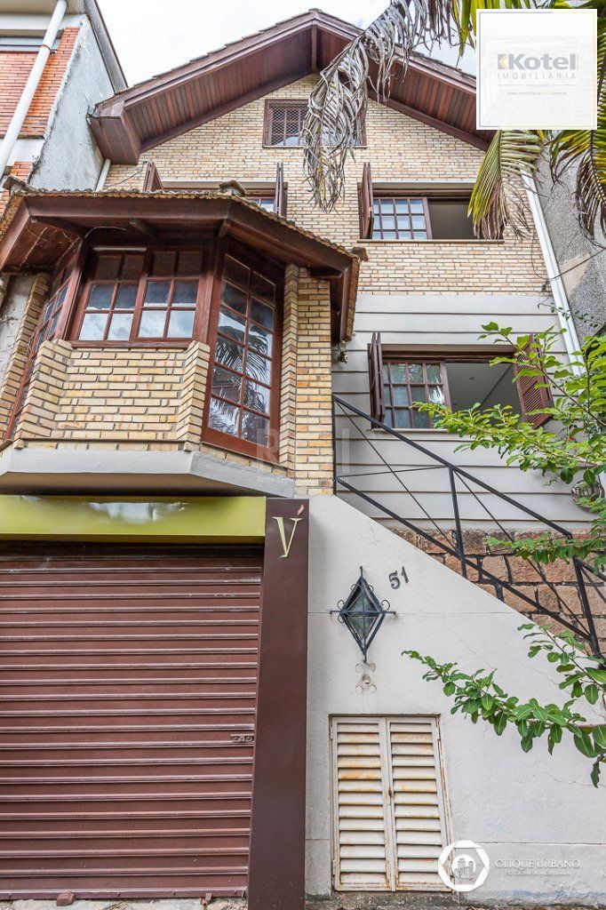 Casa para Venda - 330m², 4 dormitórios, sendo 3 suites, 2 vagas - Petrópolis — foto 2
