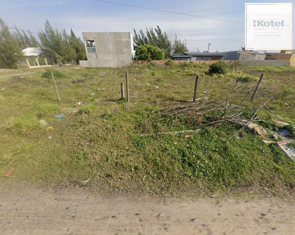 Terreno em Capão Novo com 300m² a 2 quadras do mar