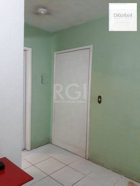 Apartamento térreo no Menino Deus de 1 dormitório com pátio DESOCUPADO — foto 4
