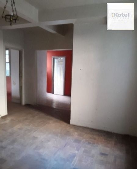 Apartamento no Centro térreo de 2 dormitórios com 2 pátios DESOCUPADO