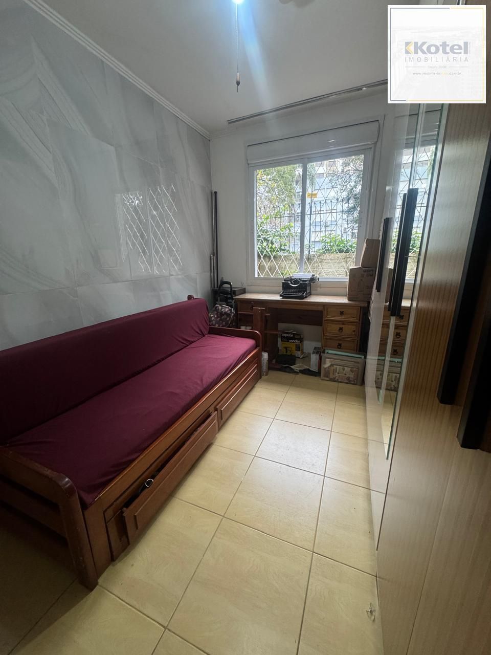 Apartamento térreo de 2 dormitórios, Menino Deus DESOCUPADO
