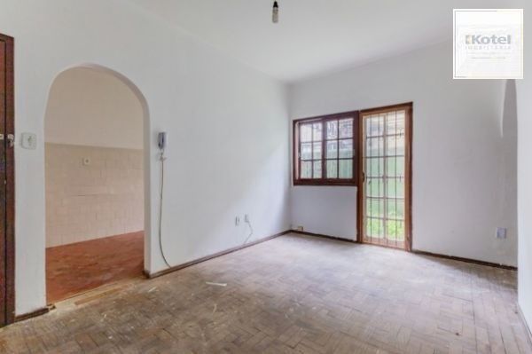 Apartamento no Partenon térreo de 2 dormitórios e 2 pátios DESOCUPADO — foto 2