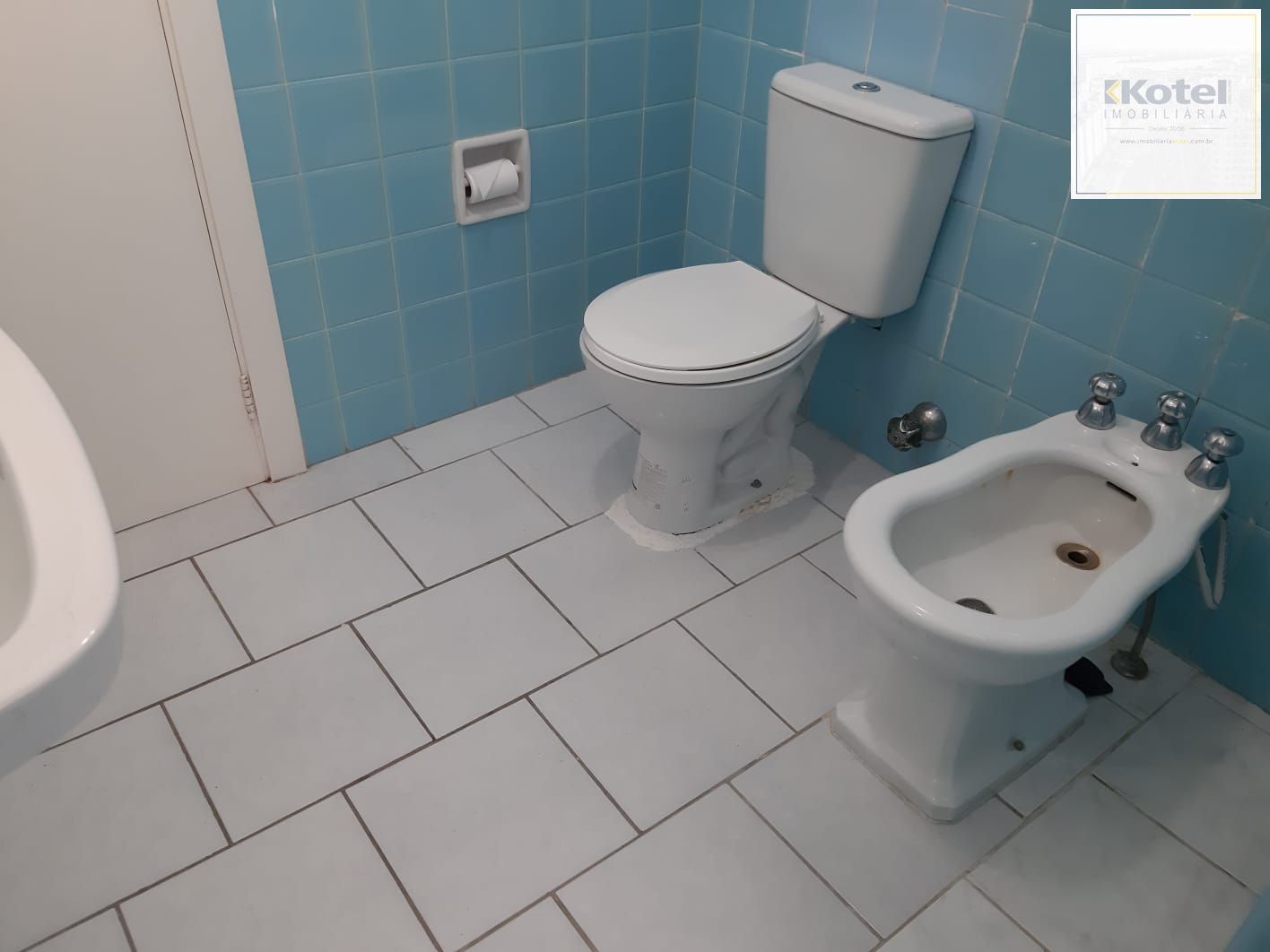 AMPLO APARTAMENTO NO CENTRO HISTÓRICO COM EXCELENTE VISTA.