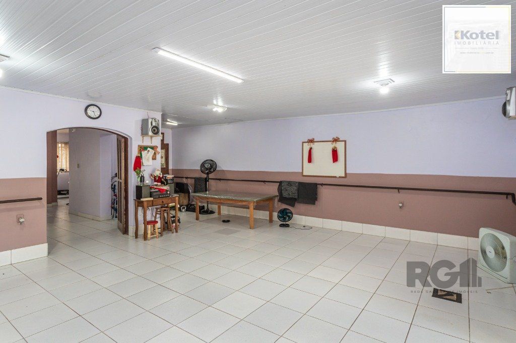 CASA COMERCIAL E RESIDENCIAL NO MIOLO DO BAIRRO SANTANA — foto 5