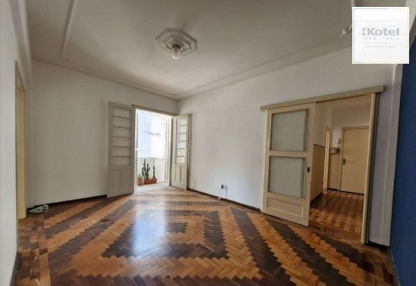 Apartamento no Centro de 3 dormitórios DESOCUPADO