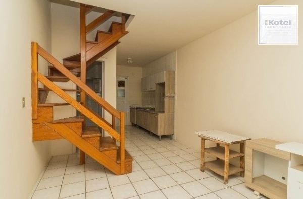 Casa sobrado em condominio fechado de 2 dormitórios e vaga