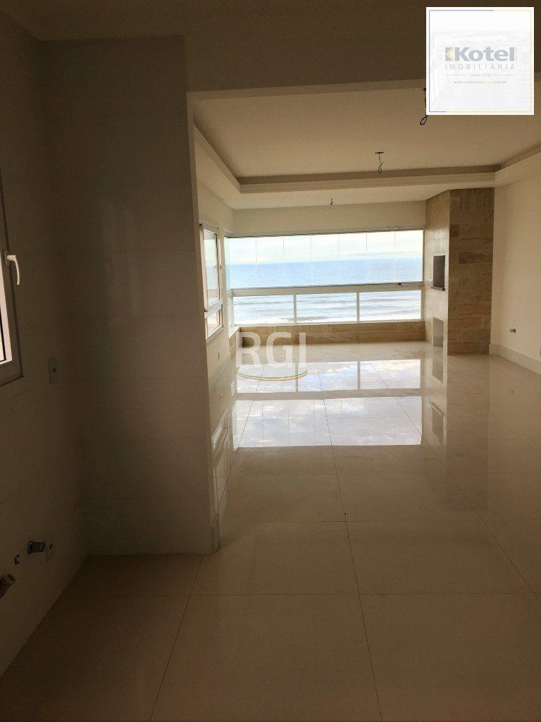 Apartamento para Venda - 123.48m², 3 dormitórios, sendo 2 suites, 2 vagas - Centro
