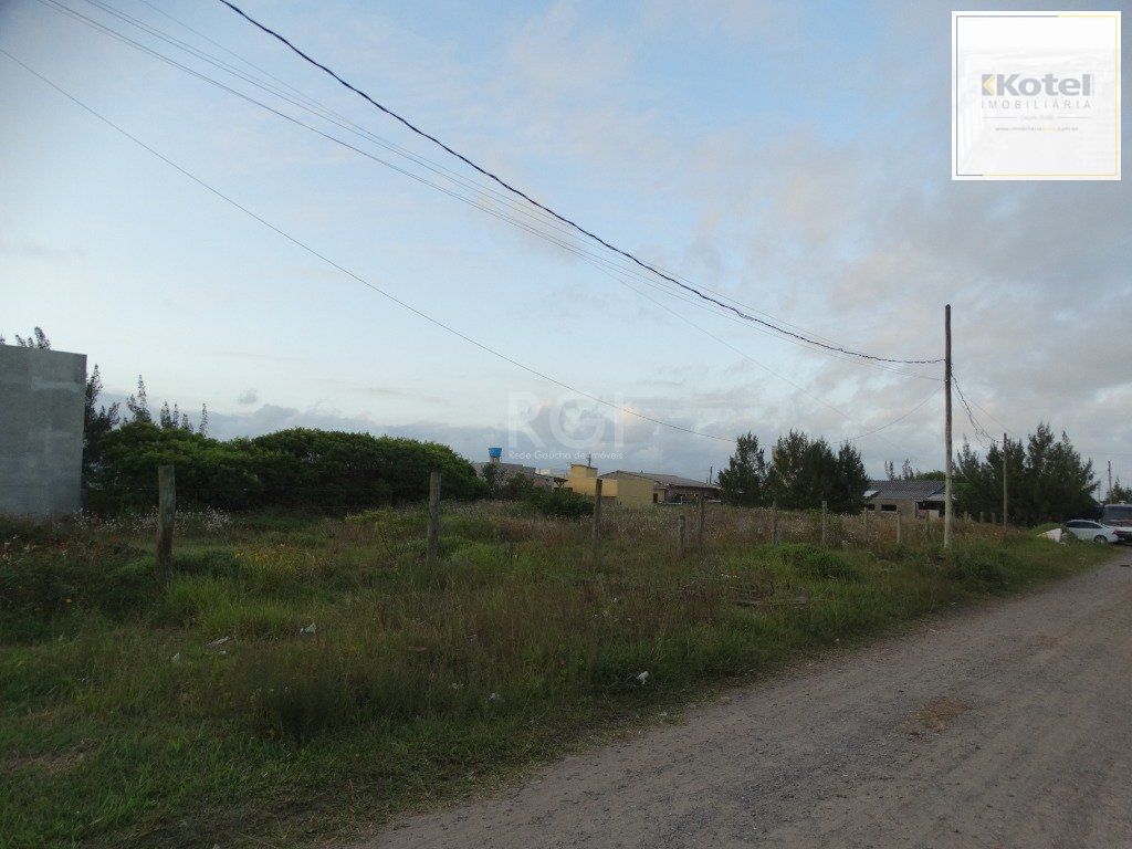 Terreno em Capão Novo com 300m² a 2 quadras do mar
