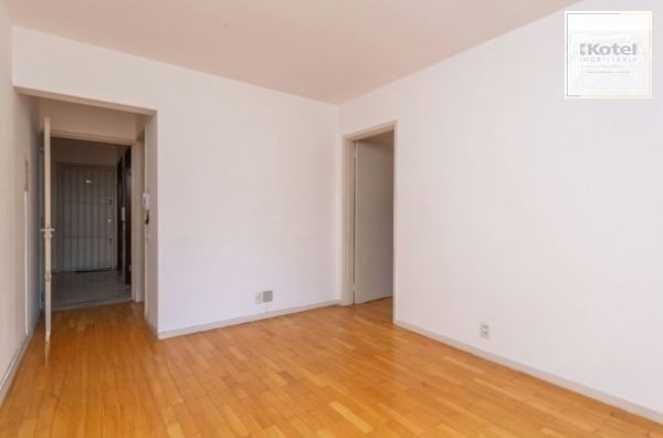 Apartamento no Centro de 1 dormitório DESOCUPADO