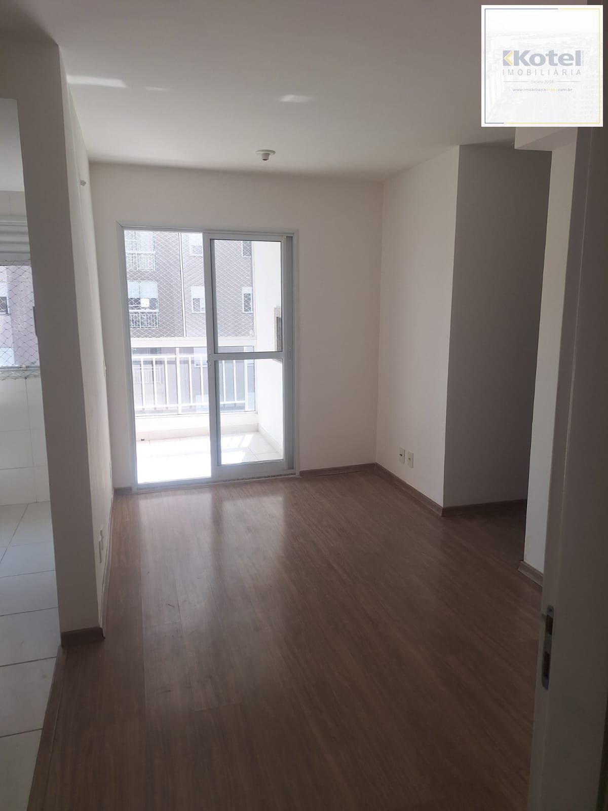 Apartamento no bairro Teresópolis de 2 dormitórios vaga infra DESOCUPADO — foto 3