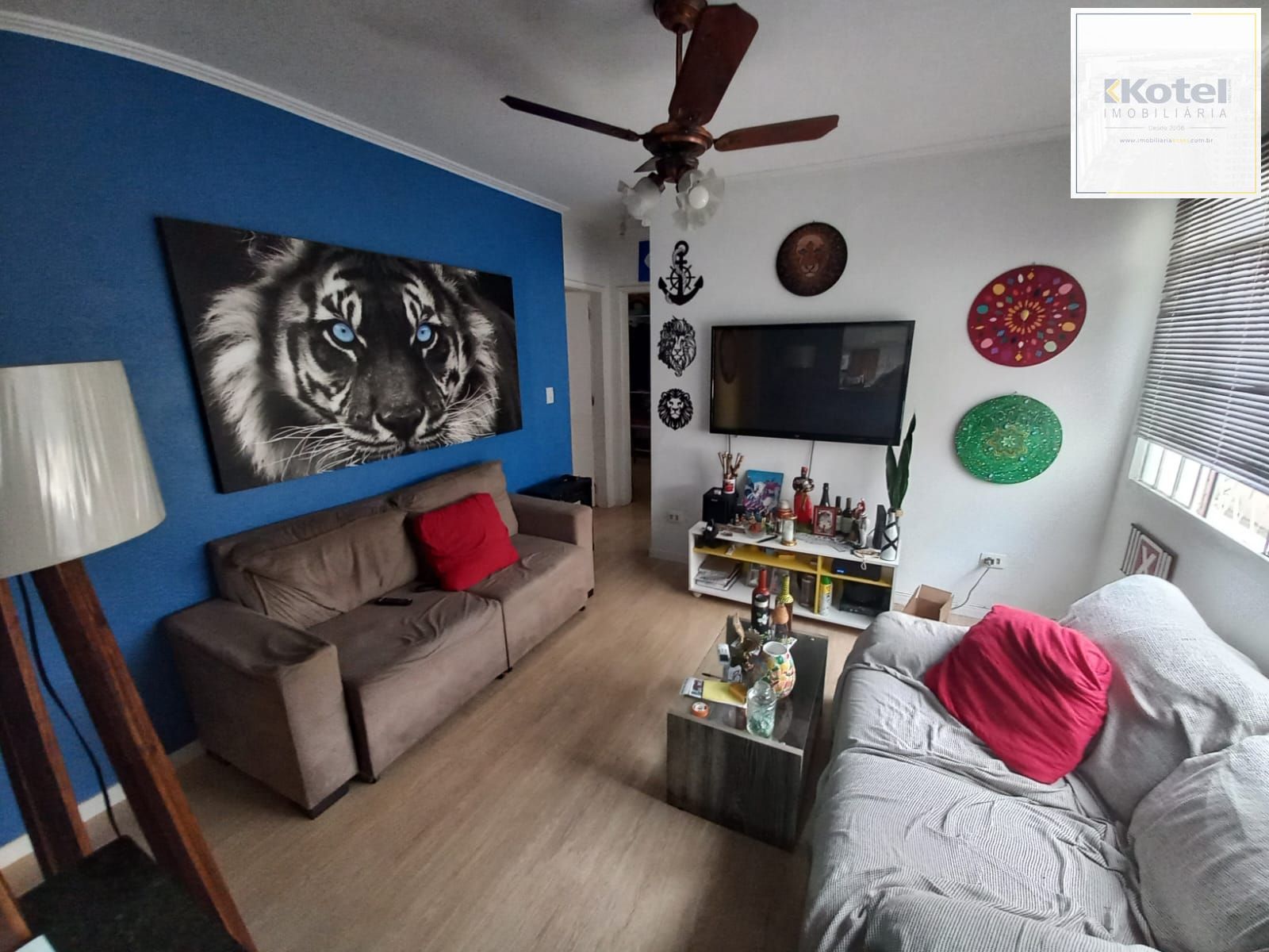 EXCELENTE APARTAMENTO TÉRREO DE 2 DORMITÓRIOS, SEMIMOBILIADO, À VENDA NO BAIRRO MENINO DEUS, PORTO ALEGRE.