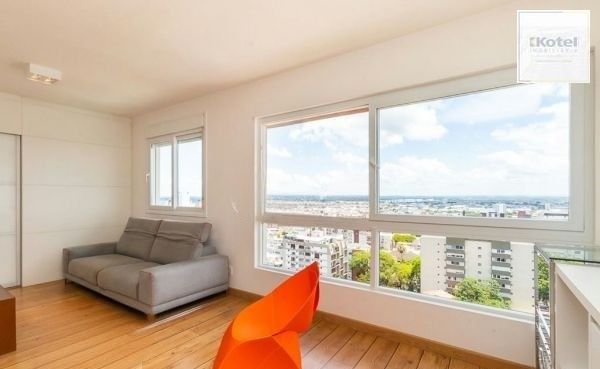 Apartamento no bairro Higienópolis de 2 dormitórios e 2 vagas — foto 2