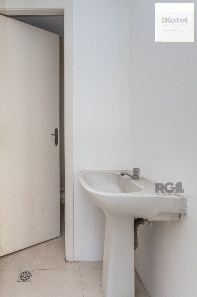 Sala Comercial à venda, 157m², Centro Histórico - Porto Alegre