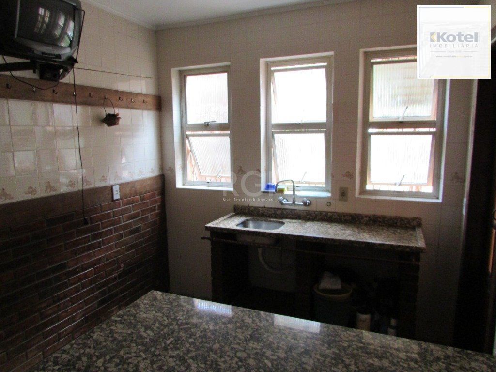 Casa Condominio para Venda - 200m², 3 dormitórios, sendo 1 suites, 4 vagas - São Lucas