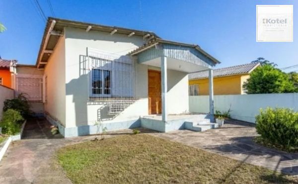 Casa no bairro Jardim Itú com edícula e 3 vagas