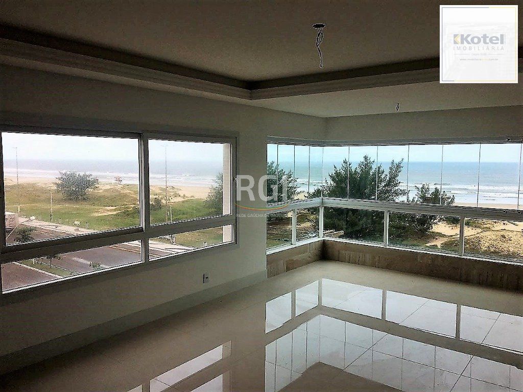 Apartamento para Venda - 123.48m², 3 dormitórios, sendo 2 suites, 2 vagas - Centro