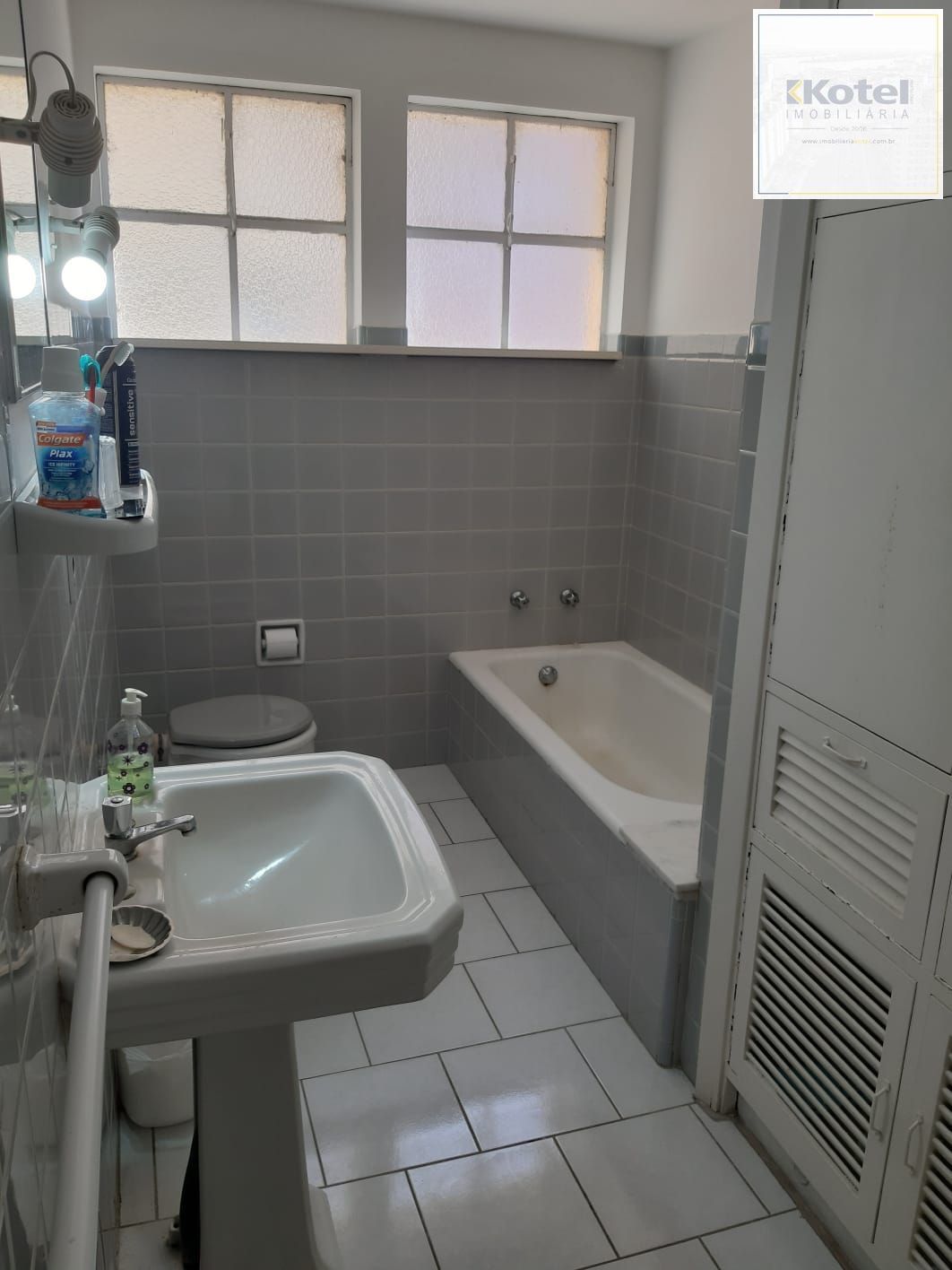 AMPLO APARTAMENTO NO CENTRO HISTÓRICO COM EXCELENTE VISTA.