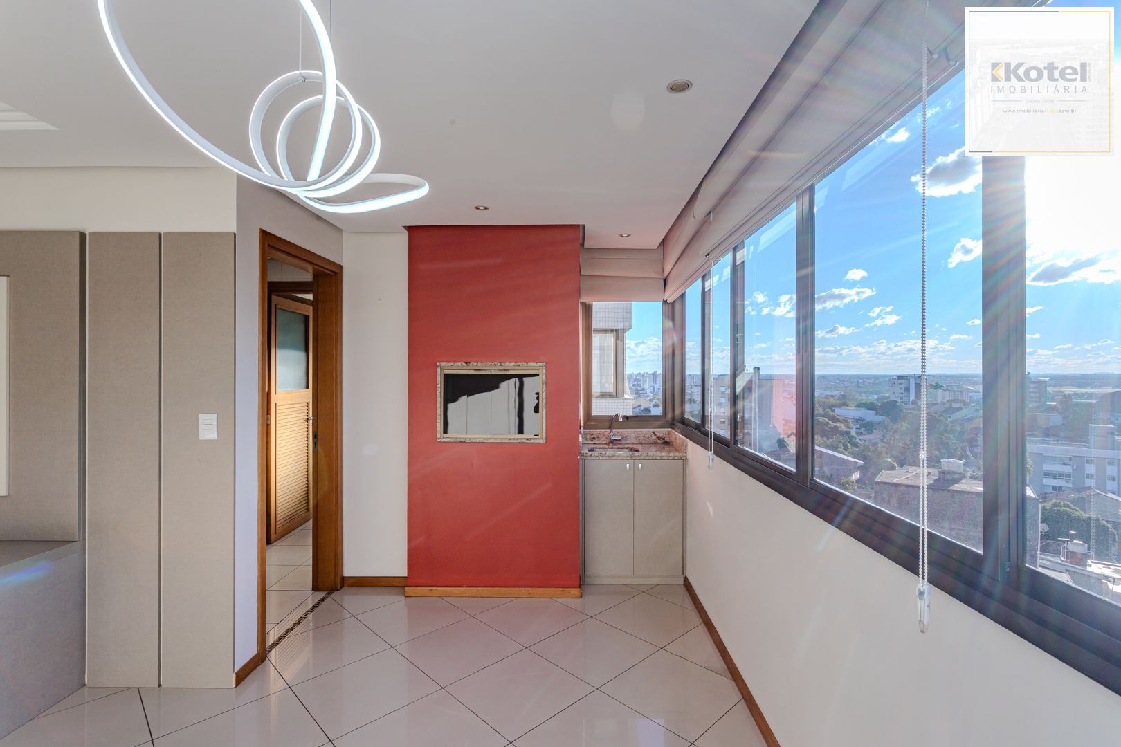 Apartamento no Cristo Redentor de 3 dormitórios e 2 vagas DESOCUPADO