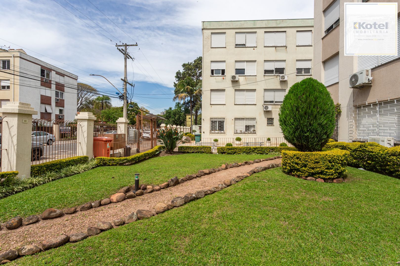 Apartamento no Passo D'Areia térreo de 2 dormitórios - Desocupado