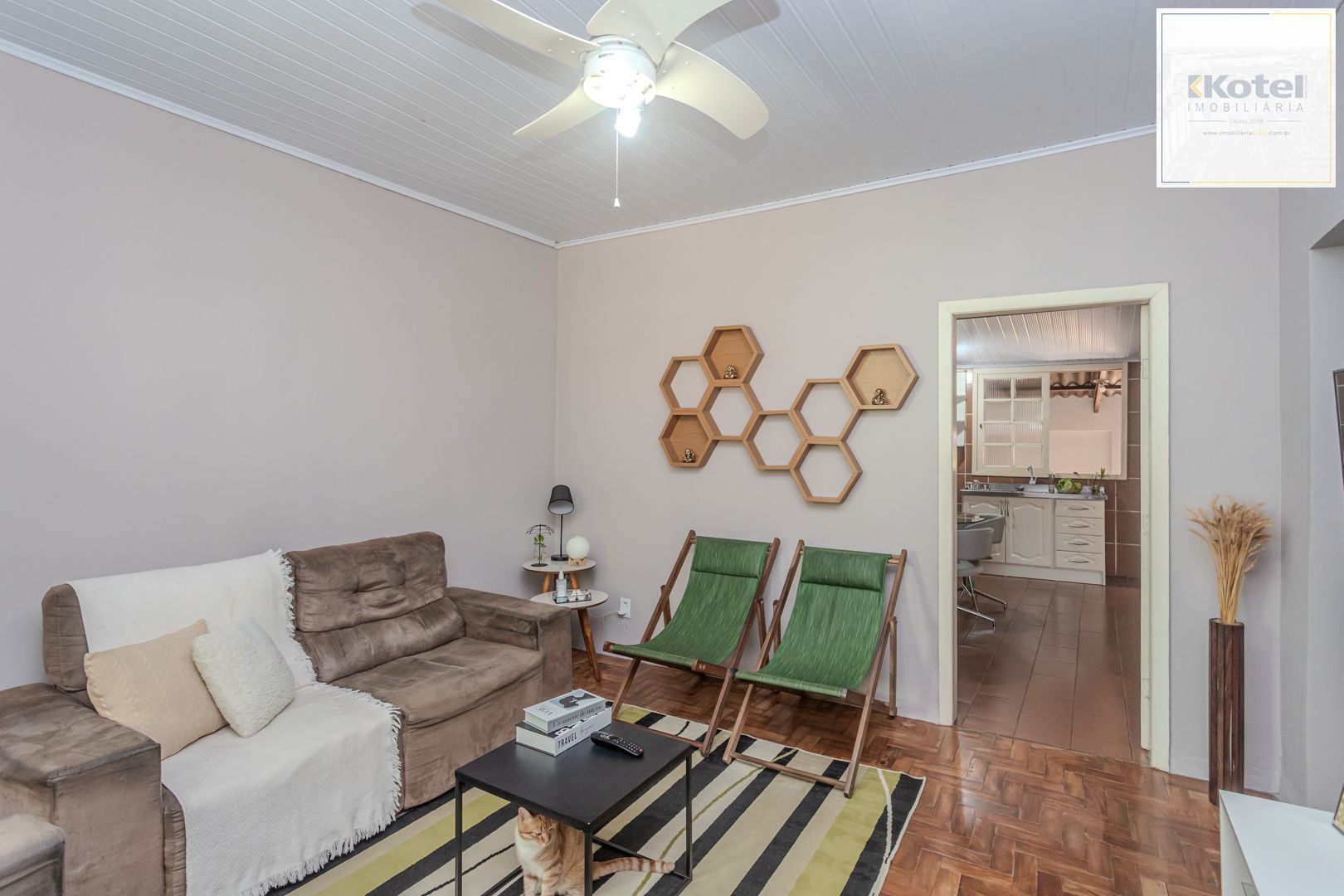 Casa no bairro Jardim Botânico de 3 dormitórios e garagem e terreno com 370m² — foto 4