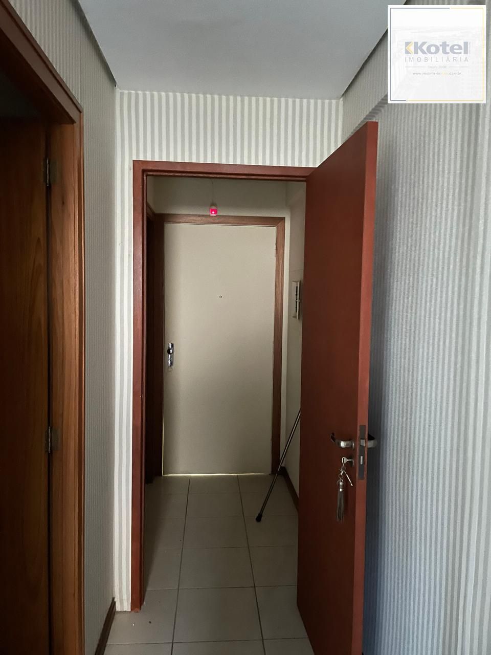 Conjunto comercial no bairro Floresta com terraço privativo DESOCUPADO