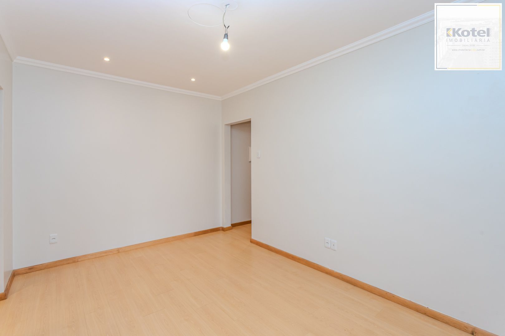Apartamento no bairro Petrópolis de 2 dormitórios térreo com pátio DESOCUPADO — foto 5