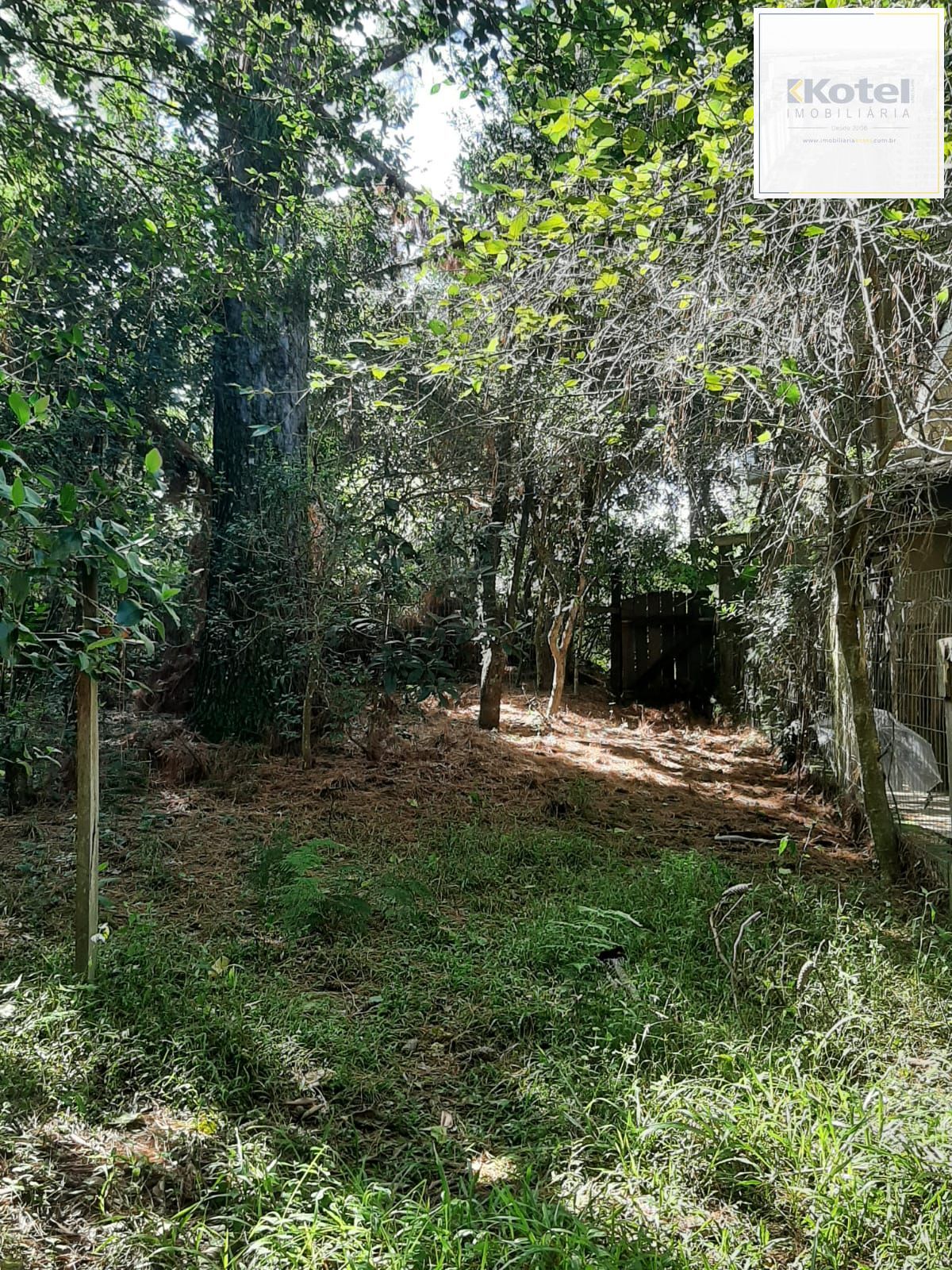 Excelente terreno arborizado no Cantegril Fase II.