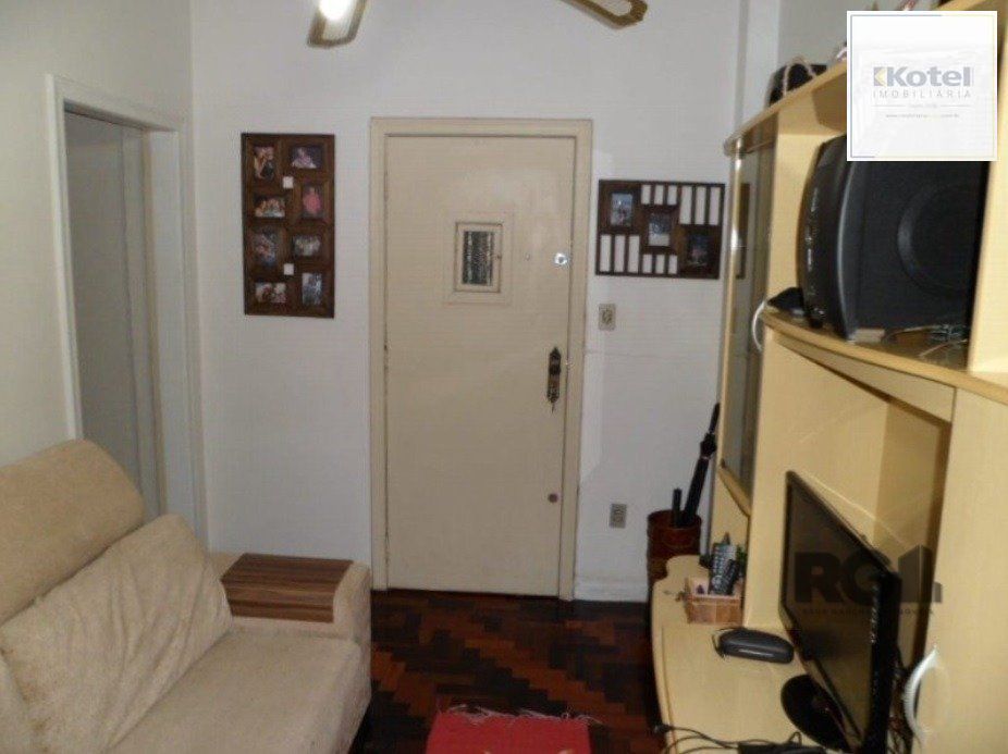 - Apartamento Térreo de 1 Dormitório com Pátio à Venda! — foto 5