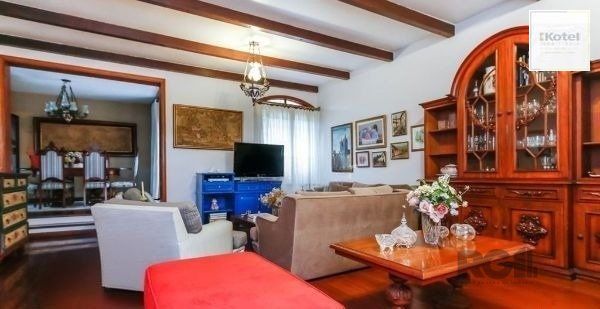Casa sobrado no Jardim do Salso de 4 dormitórios e 3 vagas
