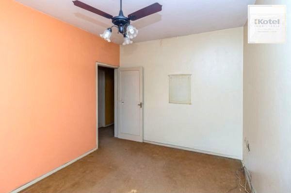 Apartamento de 2 dormitórios no Menino Deus DESOCUPADO