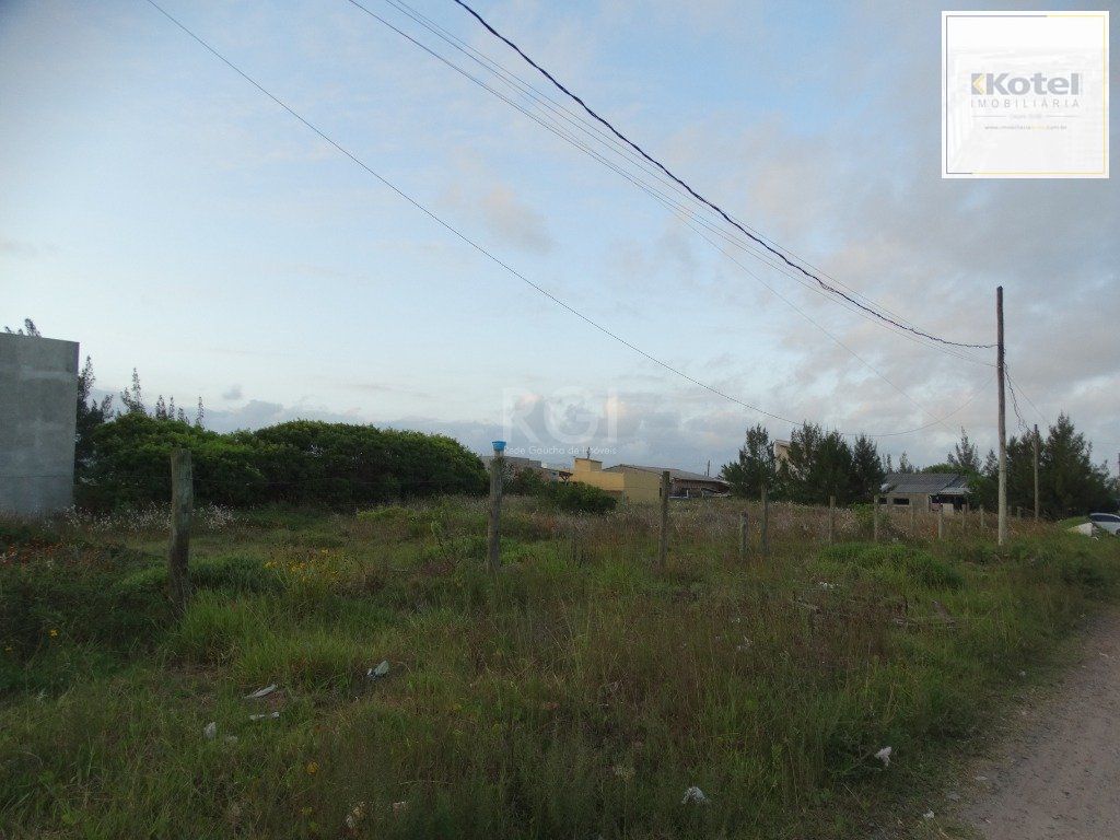 Terreno em Capão Novo com 300m² a 2 quadras do mar