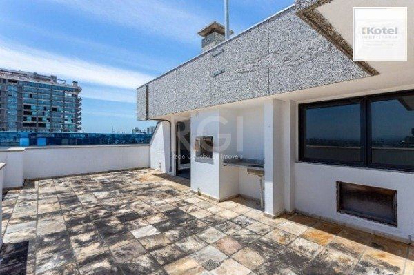 Sala comercial duplex na Av. Carlos Gomes