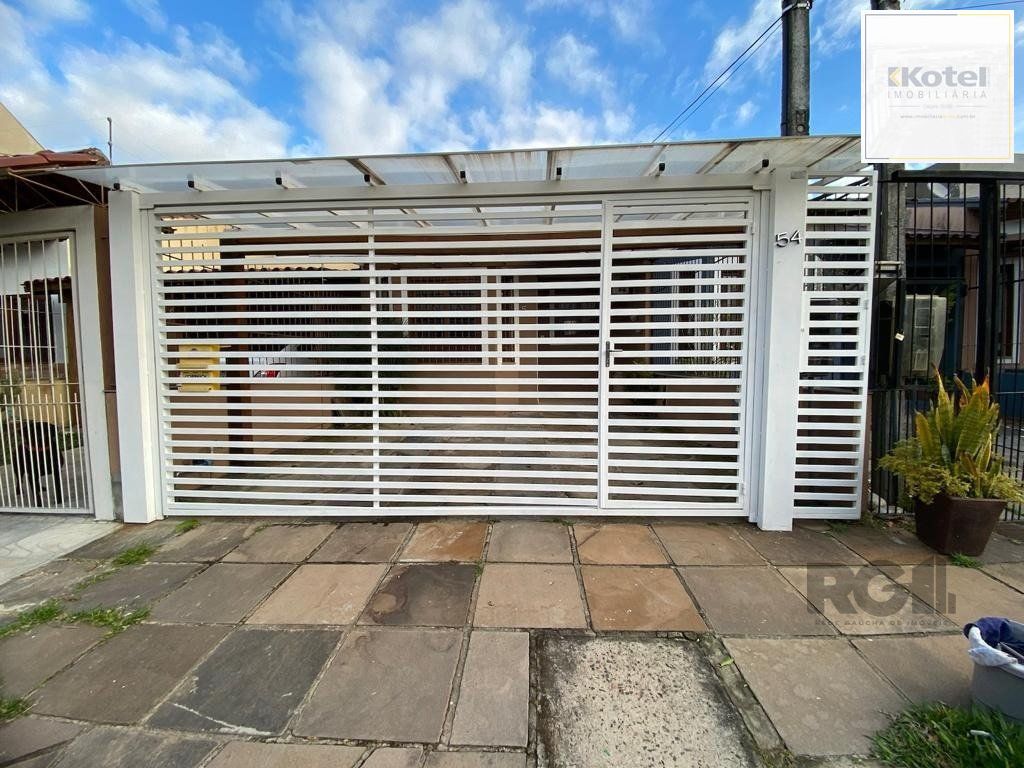 Casa térrea com 02 dormitórios e 01 vaga, no bairro Aberta dos Morros, em Porto Alegre.