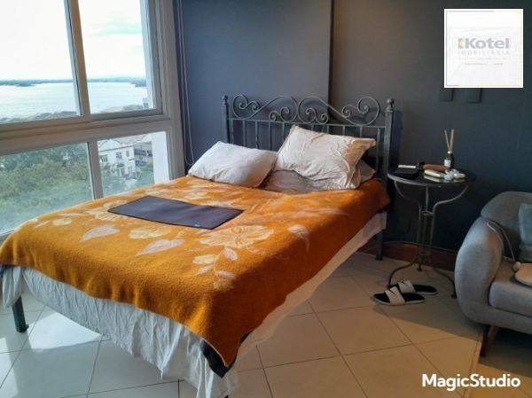Loft com 1 quarto e 43m² à venda em Centro Histórico, Porto Alegre.