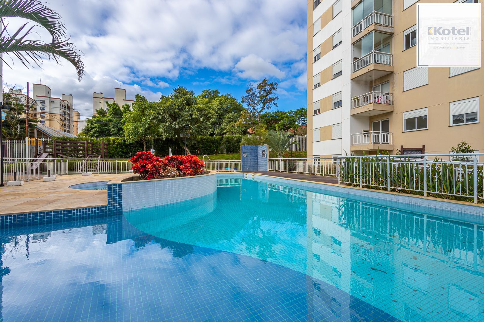 Apartamento no bairro Teresópolis de 2 dormitórios vaga infra DESOCUPADO