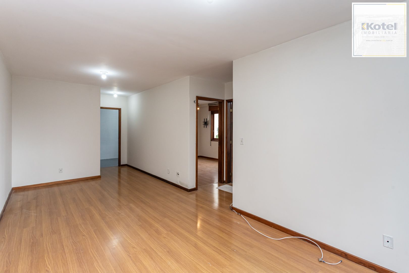 Apartamento no bairro Vila Ipiranga de 2 dormitórios e vaga DESOCUPADO — foto 2