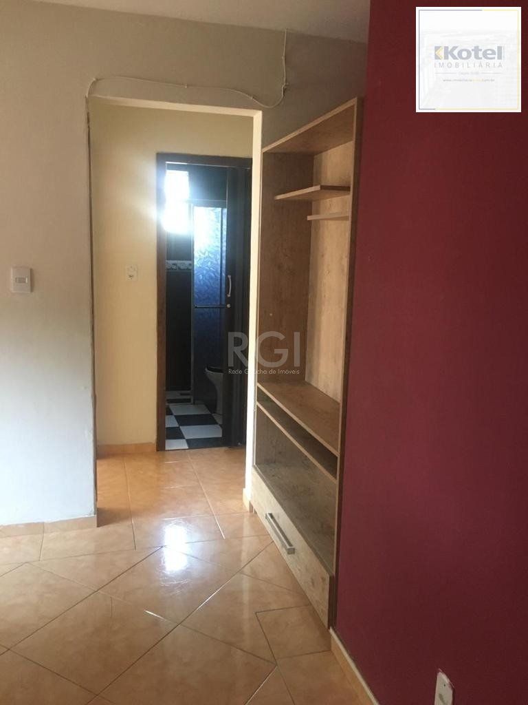Apartamento 01 dormitório, no bairro Rubem Berta, em Porto Alegre - RS.