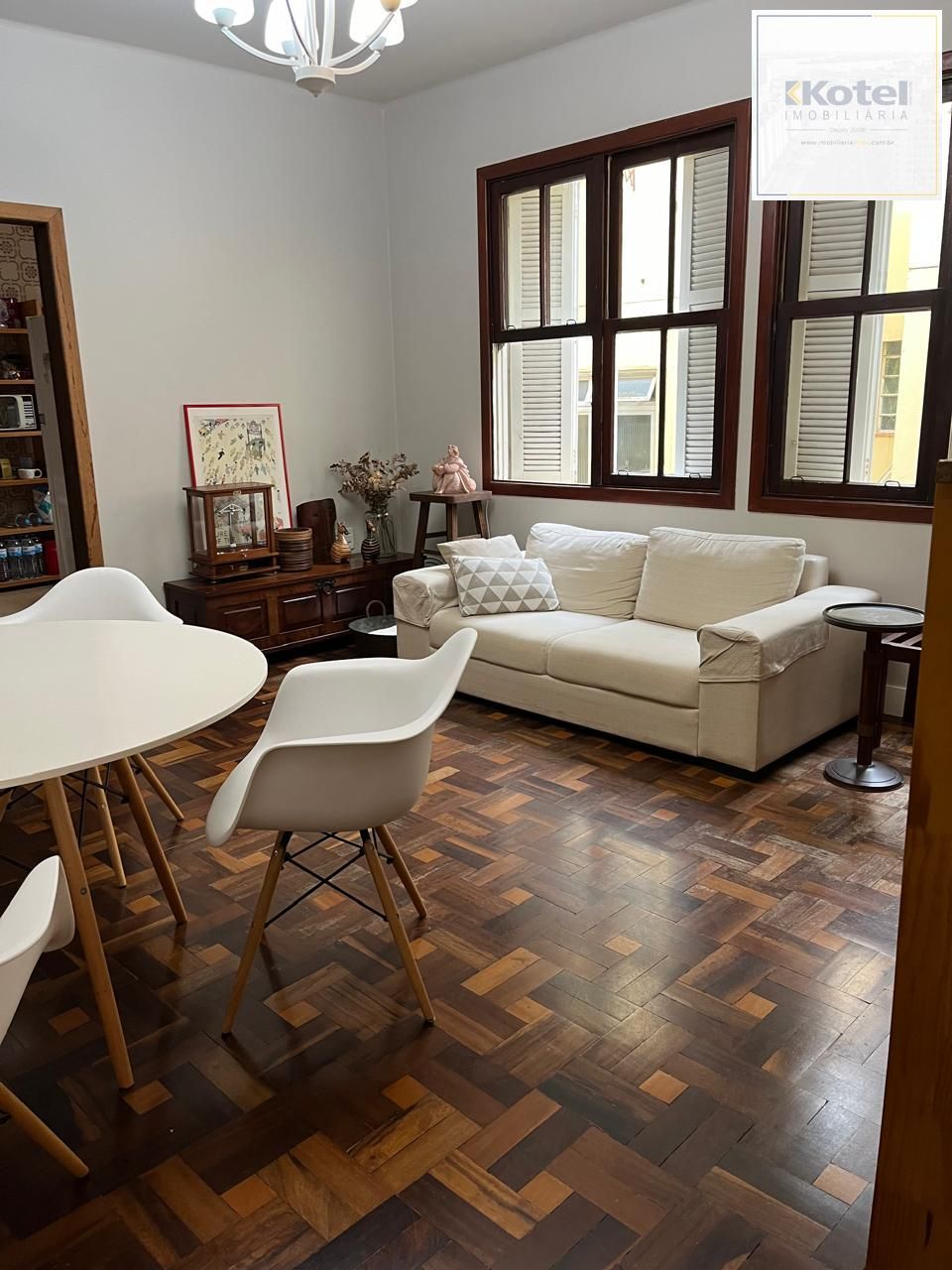 Apartamento para Venda 3 dormitórios, bairro Petrópolis — foto 2